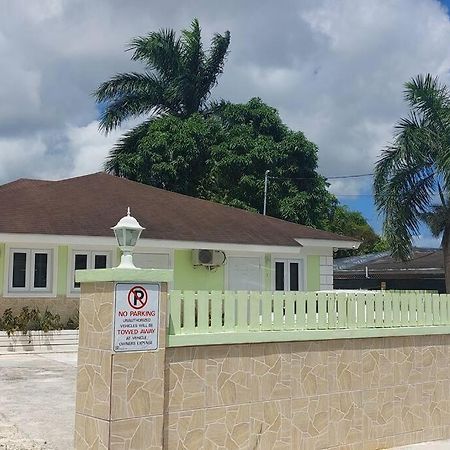 Budget & Basic In Local Neighborhood, 7Min Drive To Downtown Nassau Beach Paradise Daire Dış mekan fotoğraf